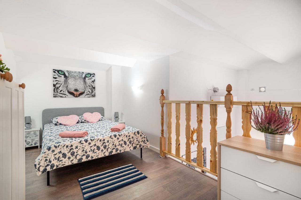 Magic Badalona House Apartment ภายนอก รูปภาพ
